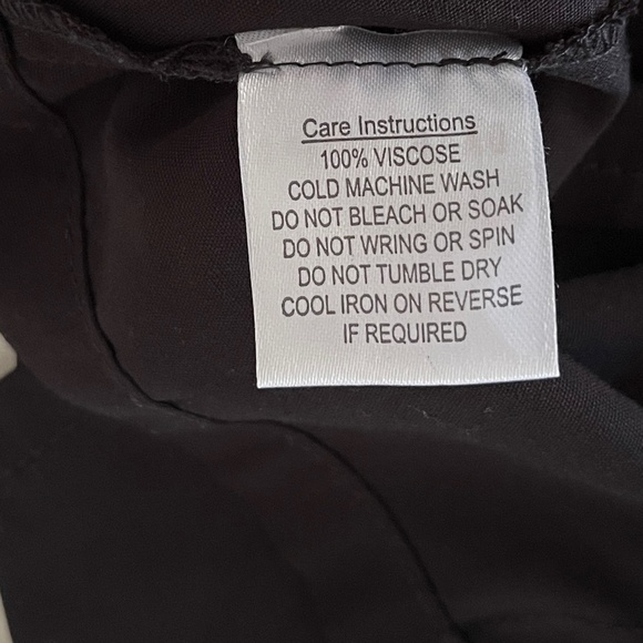 DANGERFIELD Rockabilly Strawberry Cropped Button Up Shirt - Picture 11 of 13